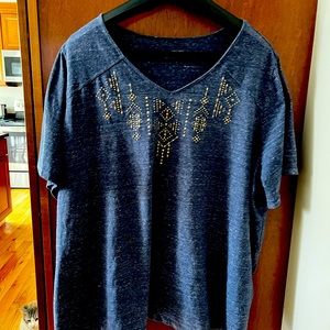 Comfortable,Very good condition Catherine’s tee.